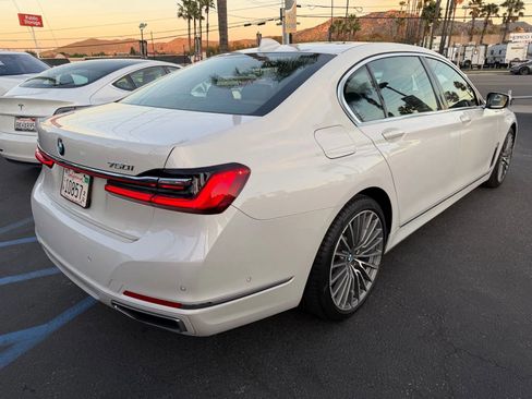Used 2022 BMW 750i xDrive image 9