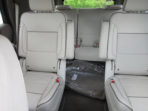 Used 2026 GMC Yukon Denali w/ Sun & Power Step Package RWD image 27