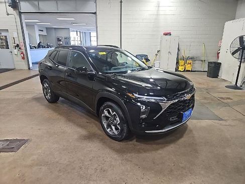 New 2026 Chevrolet Trax LT w/ Driver Confidence Package FWD image 8