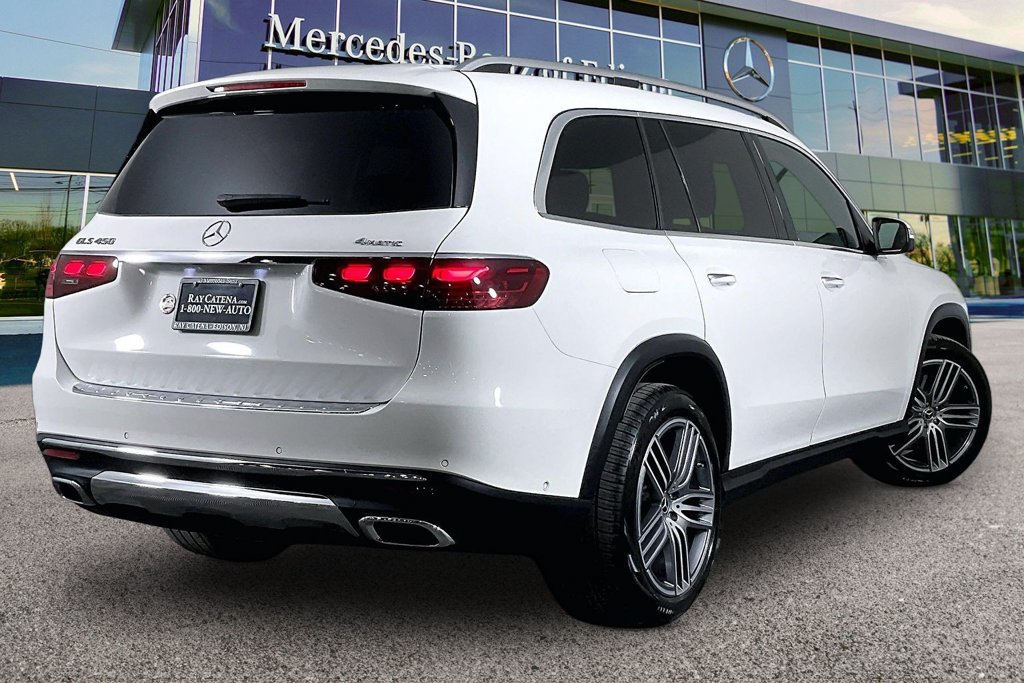Used 2026 Mercedes-Benz GLS 450 4MATIC image 10