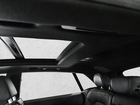 Certified 2025 Audi Q8 Prestige image 20