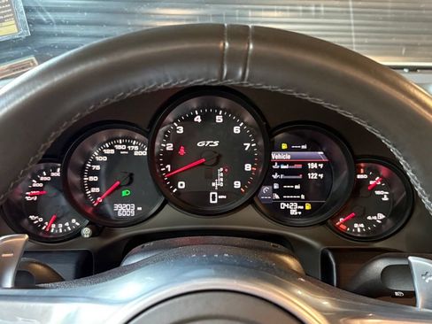 Used 2015 Porsche 911 Cabriolet image 22