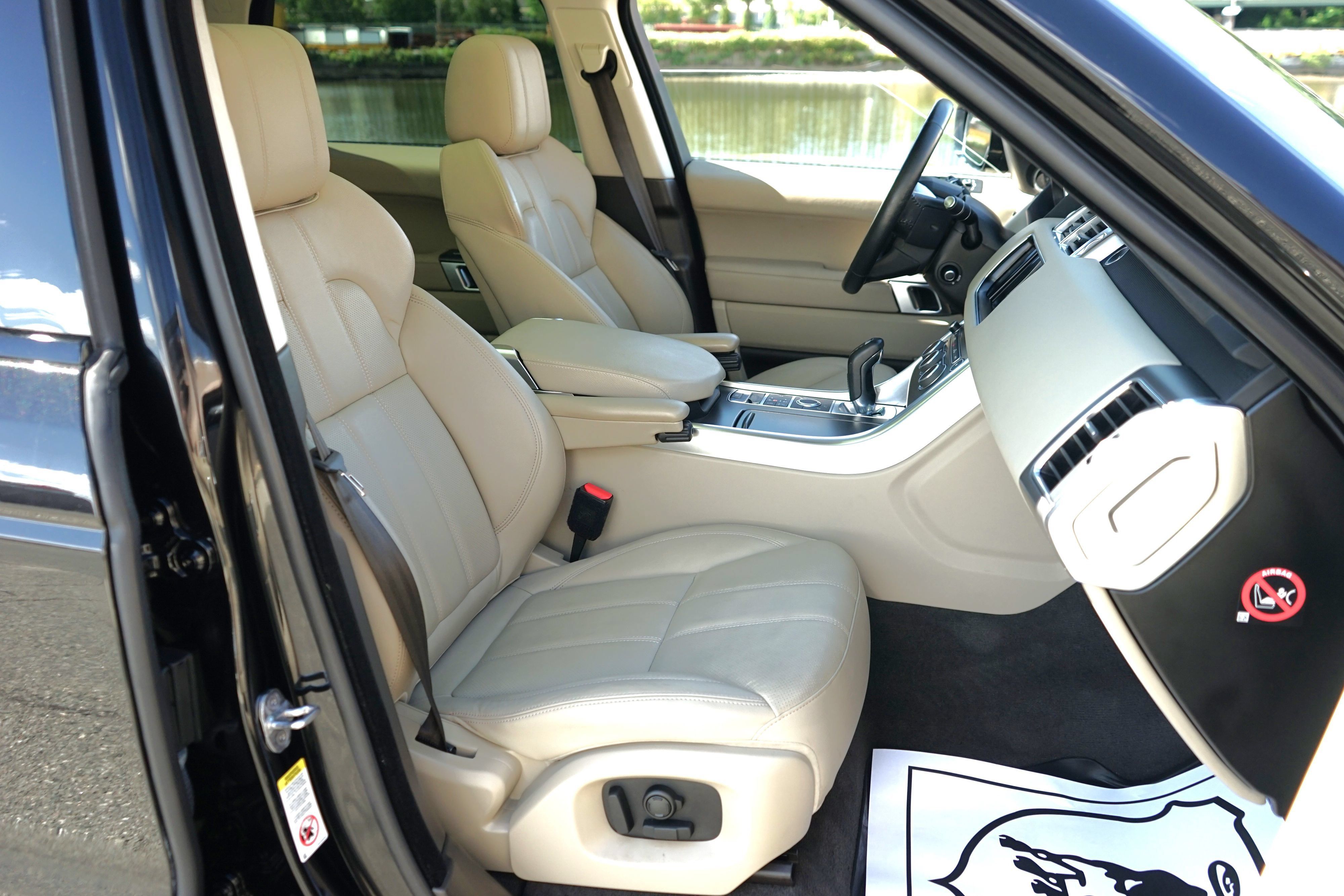 Used 2016 Land Rover Range Rover Sport SE AWD/4WD image 29