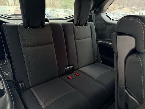 Used 2019 Nissan Pathfinder SV image 16