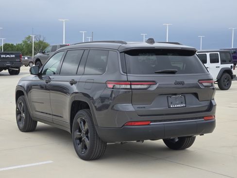 New 2026 Jeep Grand Cherokee L Limited w/ Limited Altitude Package AWD/4WD image 4