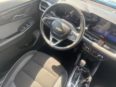 Used 2024 Chevrolet TrailBlazer LT w/ Convenience Package AWD/4WD image 32