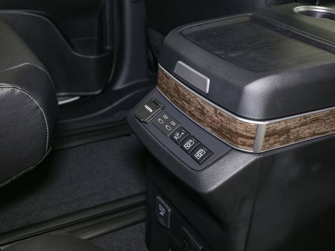 New 2026 Toyota Sienna Platinum image 19