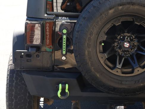 Used 2015 Jeep Wrangler Unlimited Sport w/ Connectivity Group image 21