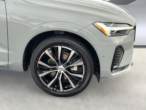 Certified 2025 Volvo XC60 B5 Plus image 12