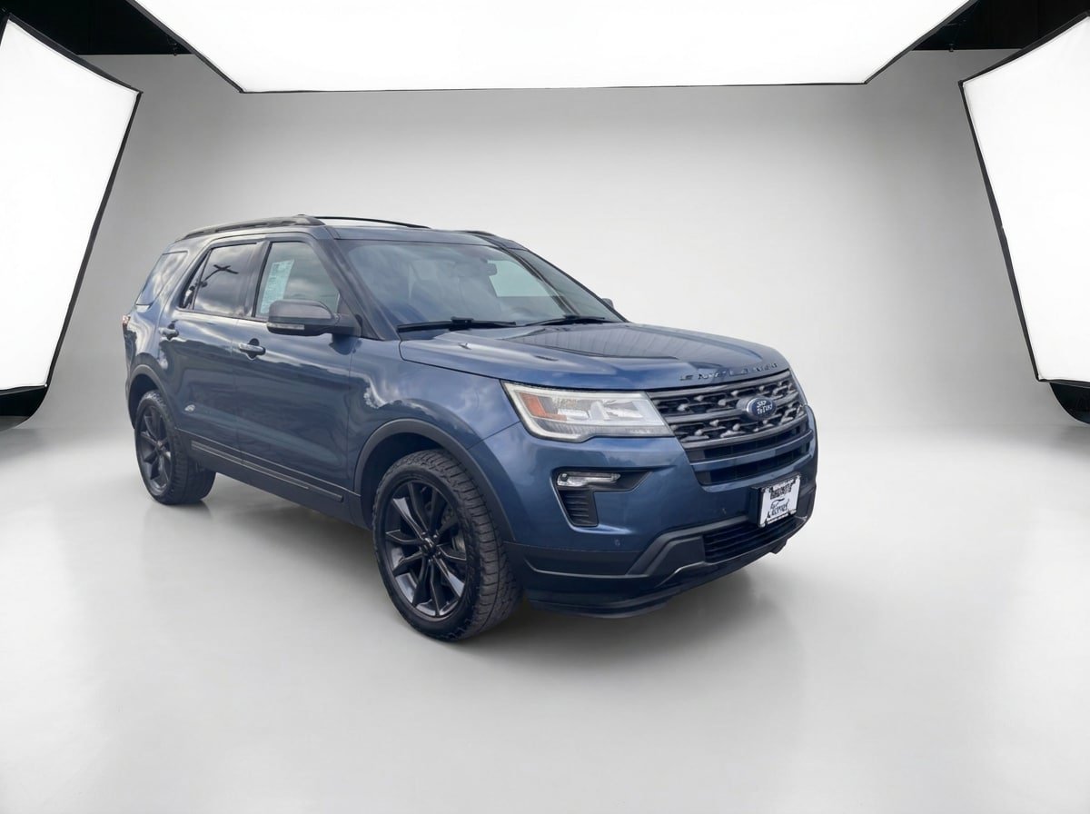 Used 2019 Ford Explorer XLT w/ Equipment Group 202A AWD/4WD image 2
