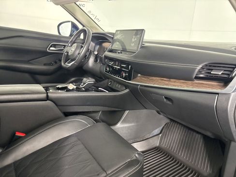 Used 2024 Nissan Rogue Platinum w/ Platinum Premium Package image 28