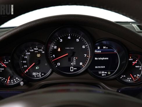 Used 2014 Porsche Panamera 4 image 38