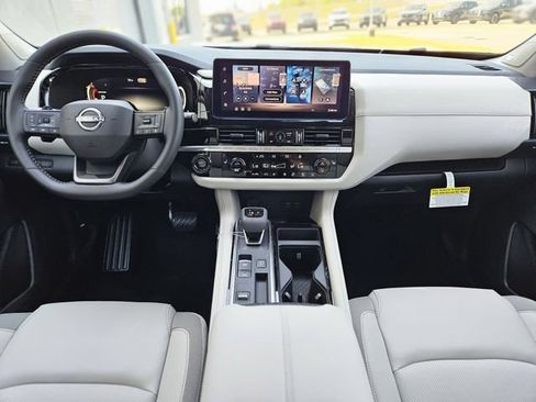 New 2026 Nissan Pathfinder SL w/ SL Premium Package (P04) FWD image 14