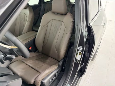 Used 2025 BMW X3 xDrive30i w/ Convenience Package image 13