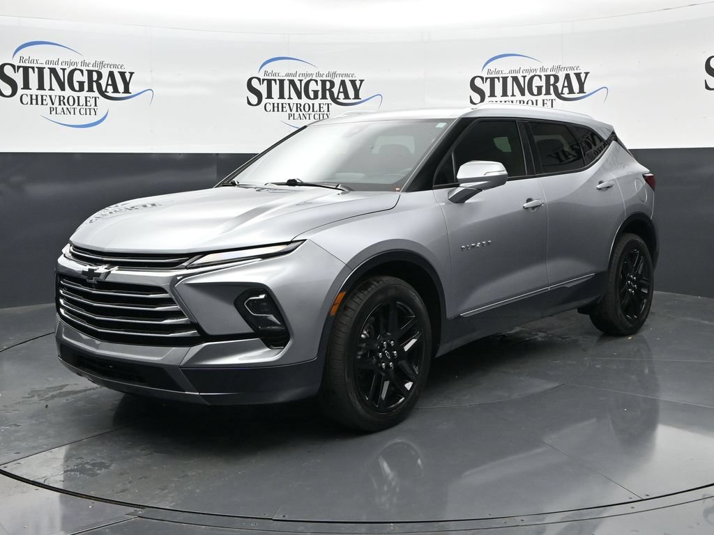 Certified 2024 Chevrolet Blazer Premier w/ Driver Confidence II Package FWD image 3