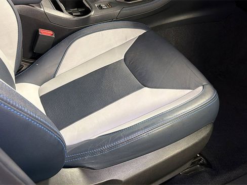 Used 2019 Subaru Crosstrek Hybrid w/ Moonroof Package w/Navigation image 14