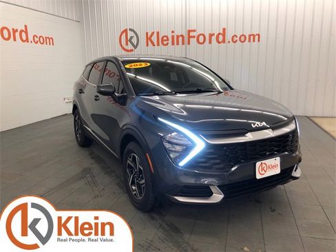 Used 2023 Kia Sportage LX image 1