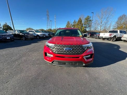 Used 2023 Ford Explorer XLT w/ Equipment Group 202A image 5