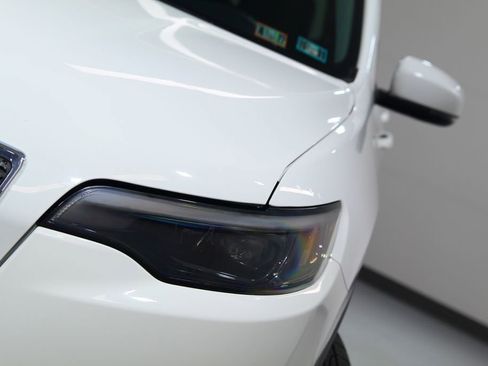 Used 2019 Jeep Cherokee Limited image 9