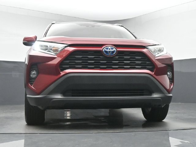 Used 2021 Toyota RAV4 XLE Premium AWD/4WD image 32