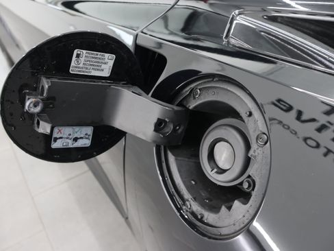 Used 2019 Chevrolet Corvette Stingray Coupe w/ Carbon Flash Badge Package RWD image 27