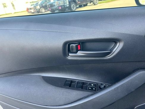 Used 2022 Toyota Corolla LE FWD image 19