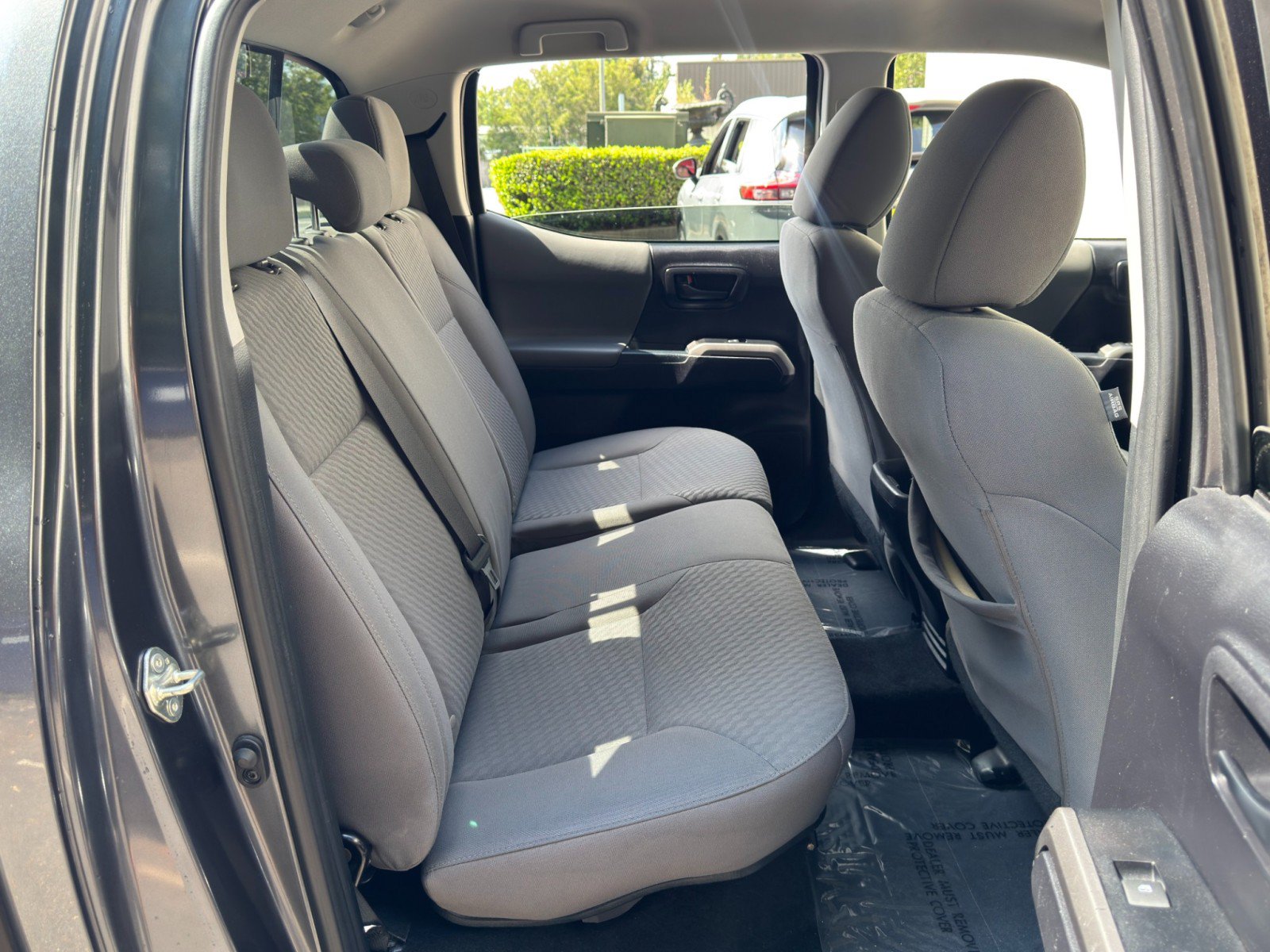 Used 2020 Toyota Tacoma SR5 RWD image 32