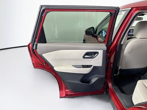 Used 2025 Nissan Rogue SV AWD/4WD image 26