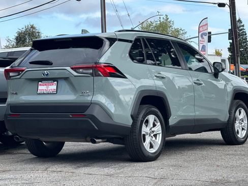 Certified 2021 Toyota RAV4 XLE w/ Convenience Package AWD/4WD image 3