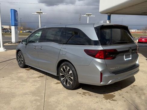 New 2026 Honda Odyssey Elite image 3