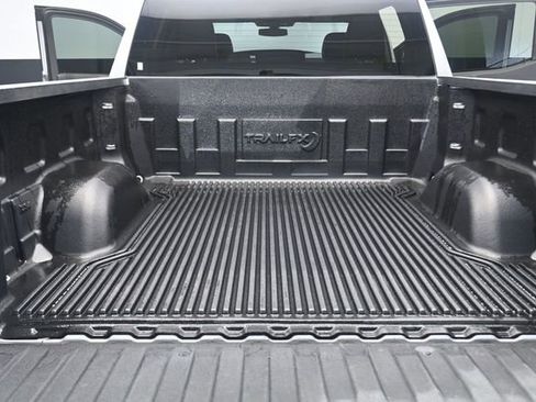 Used 2020 Chevrolet Silverado 1500 LT Trail Boss w/ Safety Package AWD/4WD image 18