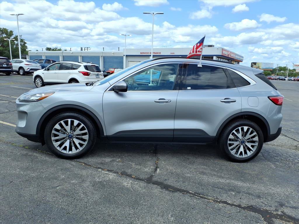 Used 2022 Ford Escape Titanium w/ Class II Trailer Tow Package AWD/4WD image 4