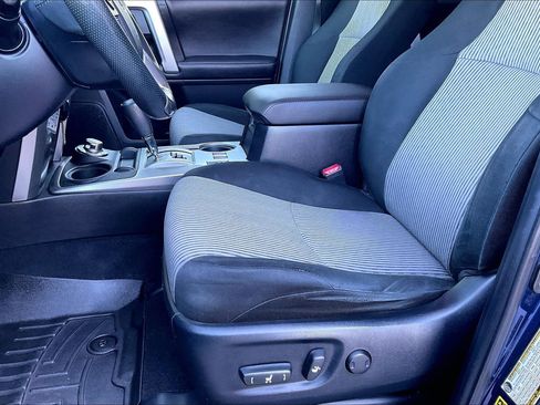 Used 2016 Toyota 4Runner SR5 AWD/4WD image 16