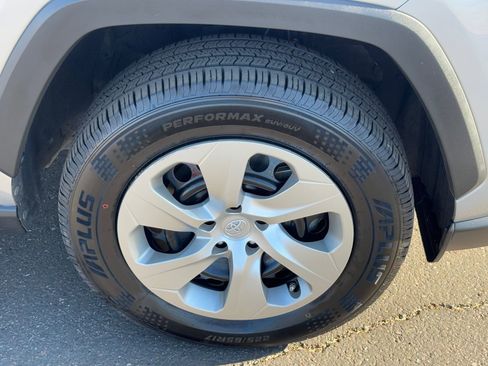 Certified 2021 Toyota RAV4 LE w/ Carpet Mat Package (TMS) image 11