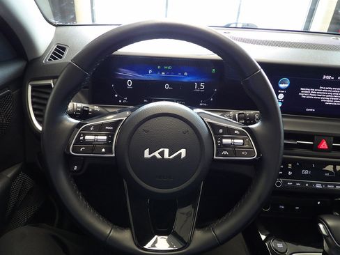 Used 2024 Kia Seltos EX AWD/4WD image 28