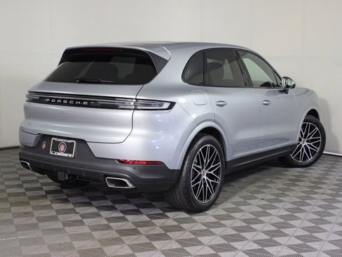 Used 2025 Porsche Cayenne image 7