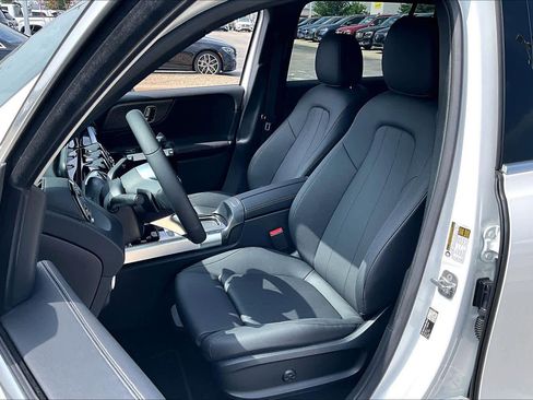 Used 2026 Mercedes-Benz GLB 250 image 8