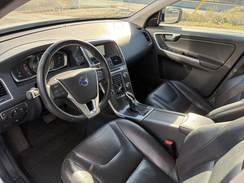 Used 2016 Volvo XC60 T6 w/ Proximity Package AWD/4WD image 20