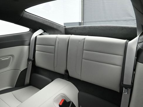 Used 2025 Porsche 911 Carrera image 6