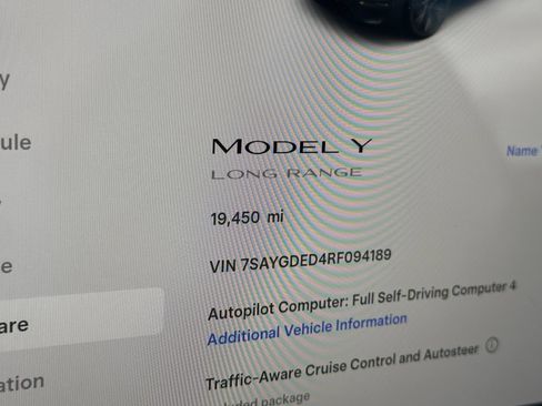 Used 2024 Tesla Model Y 2WD image 23
