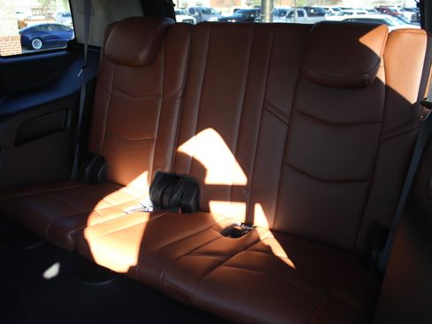 Used 2019 Cadillac Escalade Premium Luxury image 33