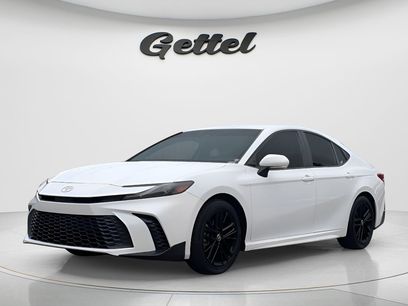 Used 2025 Toyota Camry SE w/ Multimedia Upgrade Package