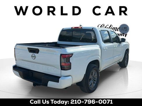 Used 2025 Nissan Frontier SV w/ SV Convenience Package RWD image 3