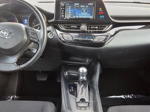 Used 2018 Toyota C-HR XLE image 15