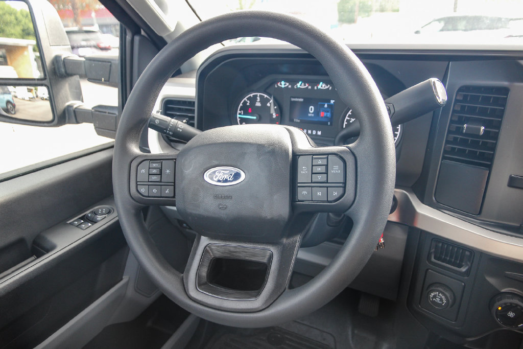 New 2025 Ford F350 XL w/ XL Chrome Package RWD image 18