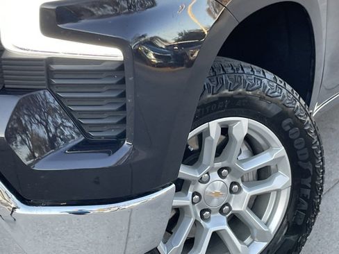 Certified 2024 Chevrolet Silverado 1500 LT w/ Z71 Off-Road Package image 8