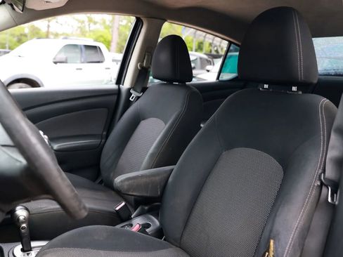 Used 2014 Nissan Versa SV image 12