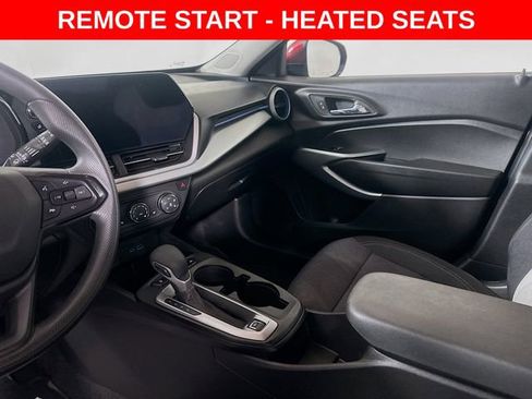 Used 2024 Chevrolet Trax LS w/ LS Convenience Package image 10