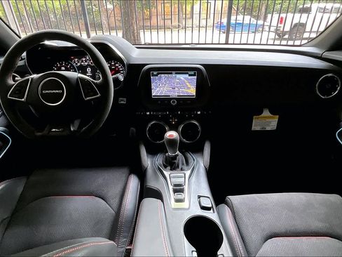 Used 2018 Chevrolet Camaro ZL1 RWD image 15