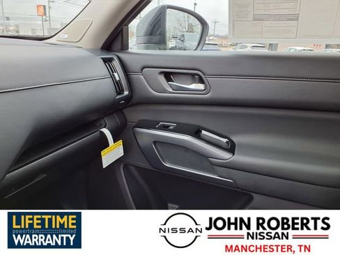 New 2026 Nissan Pathfinder SL image 7